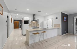 3 Tipuana Place, Cashmere, Qld 4500