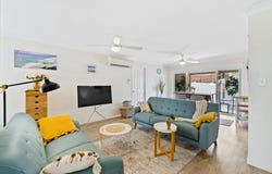 2/19 Victor Street, Birkdale, Qld 4159