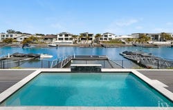 21 Harbourvue Court, Helensvale, Qld 4212