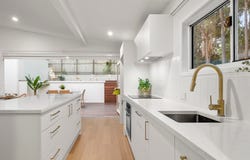 4 Nealdon Street, Holland Park, Qld 4121