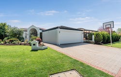 16 Fitzgerald Loop, Canning Vale, WA 6155