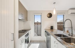 2/510 Greenwattle Street, Wilsonton, Qld 4350