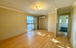 1 & 2/8 RENIER Crescent, Moranbah, Qld 4744