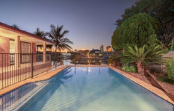 16 Weatherly Avenue, Mermaid Waters, Qld 4218