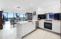 21204/5 Harbour Side Court, Biggera Waters, Qld 4216
