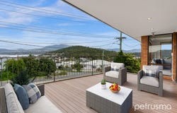 15 Malunna Road, Lindisfarne, Tas 7015