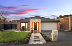 2 Glasshouse Court, Berwick, Vic 3806
