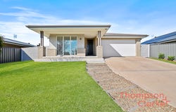39 Grand Parade, Rutherford, NSW 2320