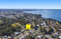 27 & 27a Cadonia Road, Tuggerawong, NSW 2259