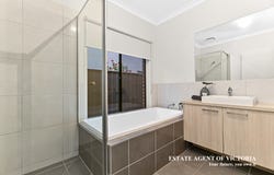 42 Bacchus Rd, Cranbourne West, Vic 3977