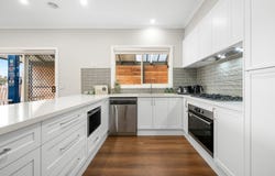 15 Rushden Close, Bell Post Hill, Vic 3215