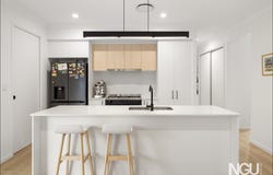 39 Brooklyn Circuit, Spring Mountain, Qld 4300