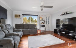 4 Barret Street, Flinders View, Qld 4305