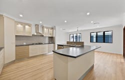 8 Rankin Court, Armstrong Beach, Qld 4737