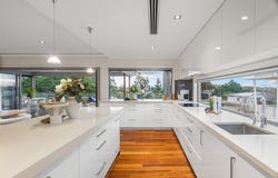 12 Errey Street, Camp Hill, Qld 4152