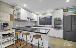 2/46 Arthur Phillip Drive, Endeavour Hills, Vic 3802