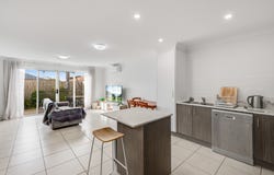 16/227 Nelson Street, Kearneys Spring, Qld 4350