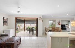 17 Liriope Drive, Kirkwood, Qld 4680