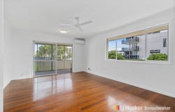 5/6 Imperial Parade, Labrador, Qld 4215