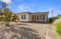9 Centenary Ave, Maitland, SA 5573