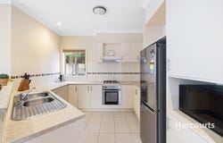 68 Oakview Parade, Caroline Springs, Vic 3023