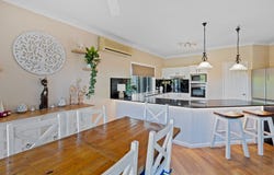 5 Strathford Court, Parkwood, Qld 4214