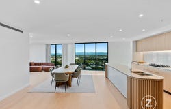 2104/180 Marine Parade, Labrador, Qld 4215