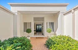 8 Pultenea Court, Elanora, Qld 4221