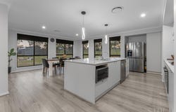 11 Poinciana Avenue, Rifle Range, Qld 4311