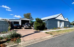 4 Station Street, Jondaryan, Qld 4403
