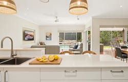 6 Relf Court, Everton Hills, Qld 4053