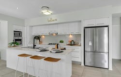62 Hounslow Way, Seventeen Mile Rocks, Qld 4073