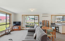 1/4 Beach Road, Margate, Tas 7054