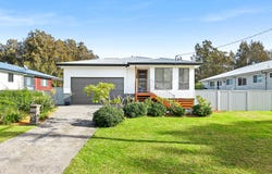 1A Native Way, Moruya Heads, NSW 2537