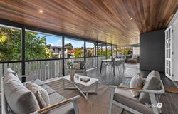 21 Houthem Street, Camp Hill, Qld 4152
