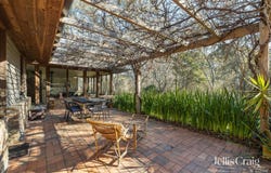 2 Llewellyn Road, Golden Point, Vic 3451