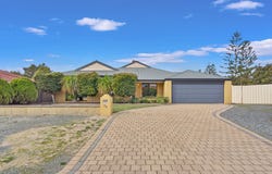 74 Floribunda Avenue, Halls Head, WA 6210