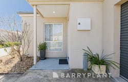2/10 Reidy Rise, Melton West, Vic 3337