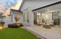 27 Hamilton Drive, Jacobs Well, Qld 4208