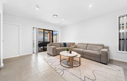 14 Killuna Way, Jordan Springs, NSW 2747