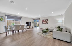 12  Illawarra Boulevard (Ferntree Ridge Estate), Drouin, Vic 3818