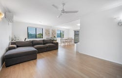 10 Pandanus Avenue, Kin Kora, Qld 4680