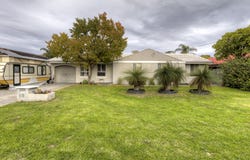 10 Kalmia Way, Forrestfield, WA 6058