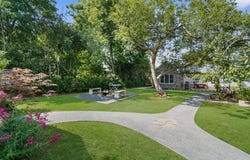 18 Salisbury Road, Mount Macedon, Vic 3441