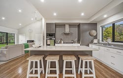14 Ackerleys Road, Hamilton, Vic 3300