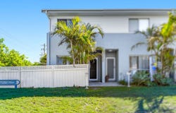 3/9 Muir Street, Harrington, NSW 2427