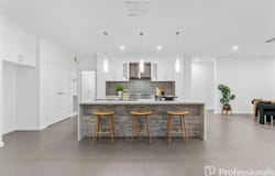 10 STEPHEN STREET, Burnside Heights, Vic 3023