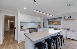 17 Pembroke Drive, Marong, Vic 3515