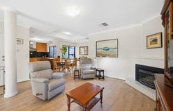 1/6a Scalby Street, Scarborough, WA 6019