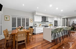 21 Lynell Street, Hamilton, Qld 4007